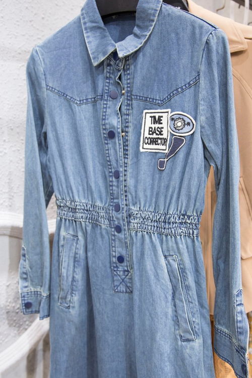 哥邦品牌尾单批发 欧e品牌折扣女装货源尾货米色小背心吊带衫裹胸