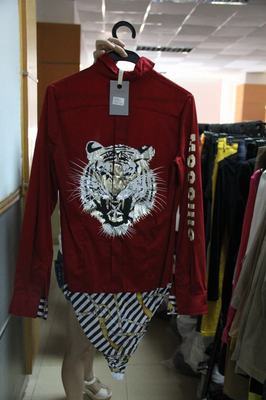 外贸服装批发全攻略 品牌、价格与库存尾货信息解读